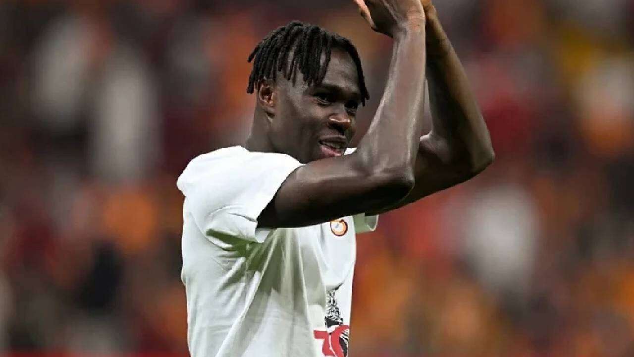 Galatasaray'da deprem üstüne deprem: Okan Buruk 23 milyon euroluk yıldızın biletini kesti, kendine kulüp bul! 5
